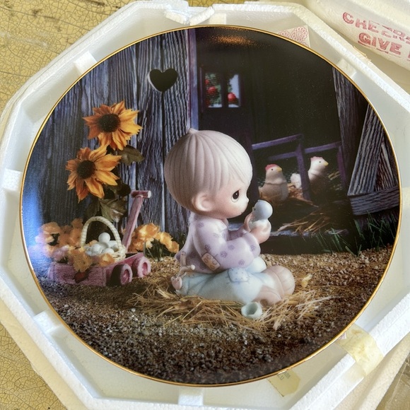 7 plates from Hamilton's Classic Collection,  Precious Moments. - Picture 10 of 15